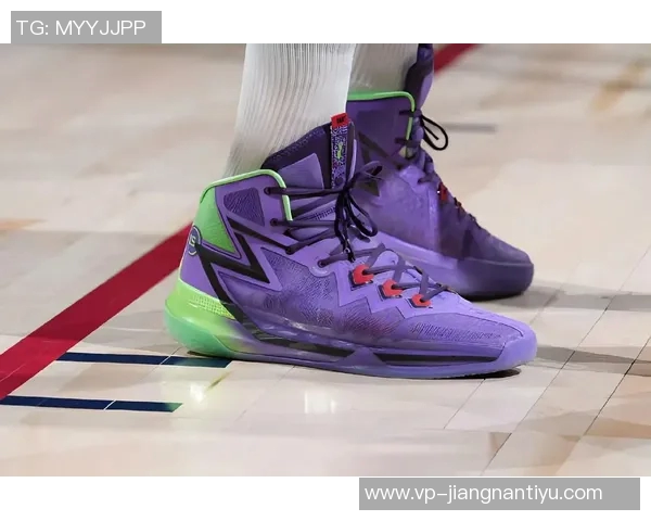 戈登今日穿搭JOKER1PE球鞋个人Logo设计引发球迷热议